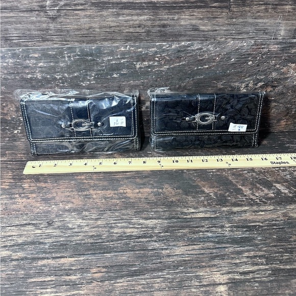 GU3SS Black Women's Wallet NWT - Picture 5 of 6